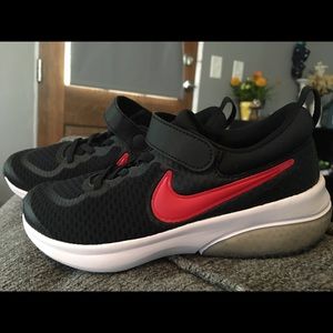 Nike Project POD Boys Shoes